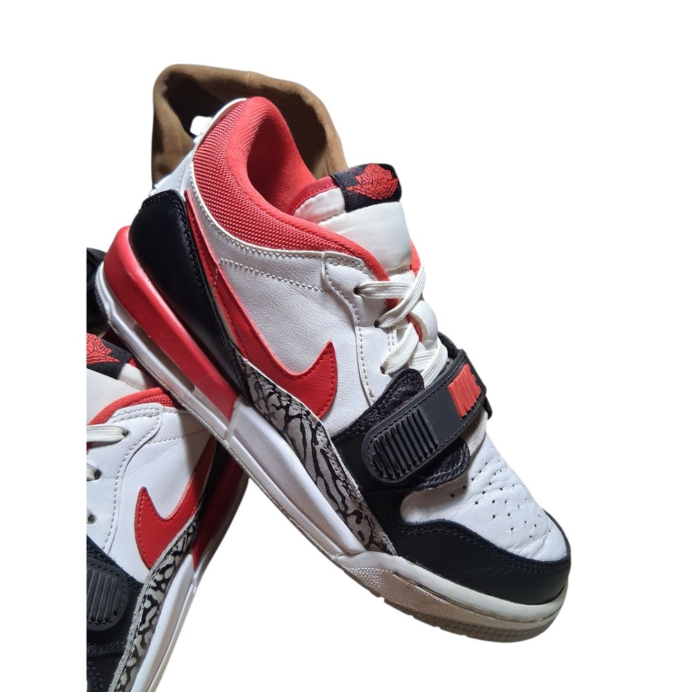 Nike Air Jordan Legacy 312 Low GS Youth Size 7Y Streetwear Academia
Basketball